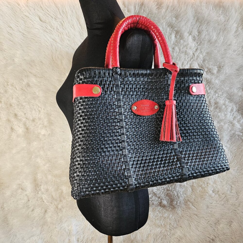 Manos que tejen sueños Black Handwoven Red Leather Handle Trim Mexico Handbag